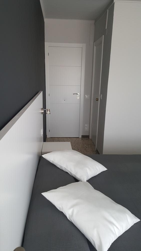 Hostal Can Joanet Cambrils Exterior foto